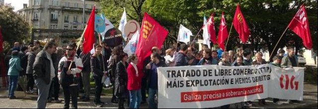 Centos de galegas e galegos súmanse á protesta mundial contra o TTIP