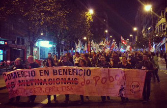 Máis de 500 persoas protestan en Vigo contra a ditadura do capital