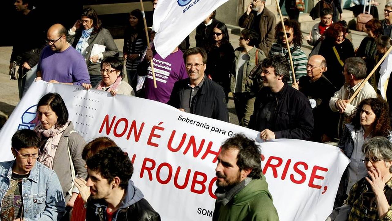 Centenares de personas se suman en Galicia a la convocatoria europea de protestas contra la troika